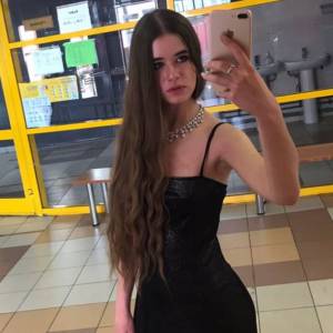 Оксана Валерьевна, мама Юлии (11 класс)